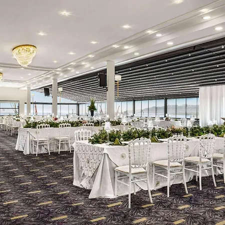 Ramada Plaza By Wyndham Ξενοδοχείο 5*