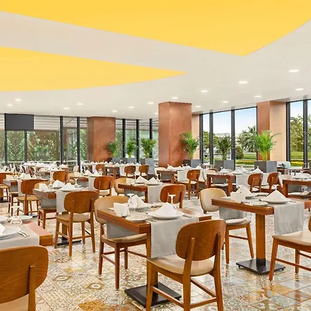 Hotel Ramada Plaza By Wyndham