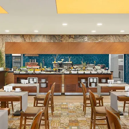 Hotel Ramada Plaza By Wyndham 5*